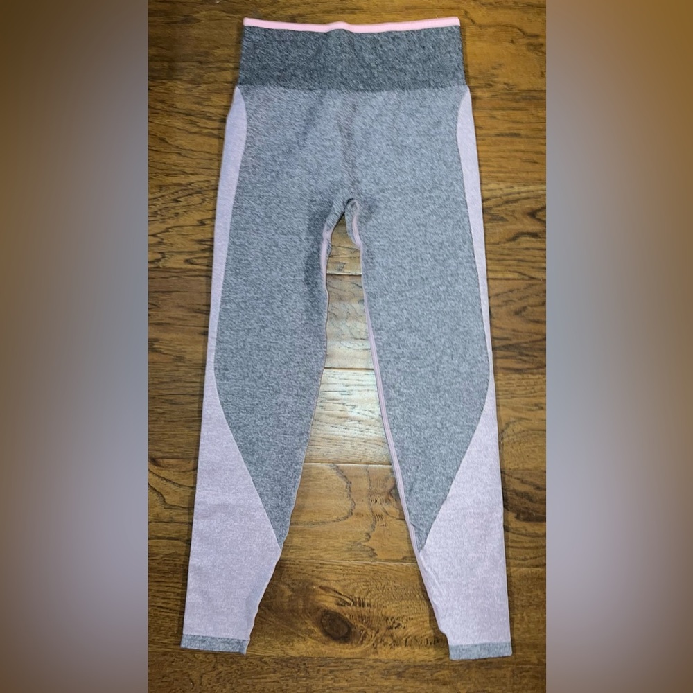 Victoria’s Secret PINK Pink & Gray Seamless Active Leggings Size SMALL